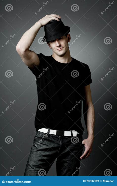 Long sleeve black t-shirt with hat