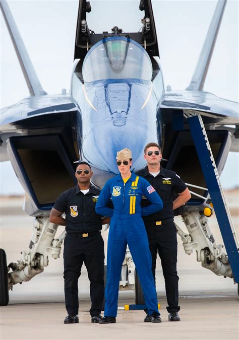 Blue Angels Pilots High-Speed Pass