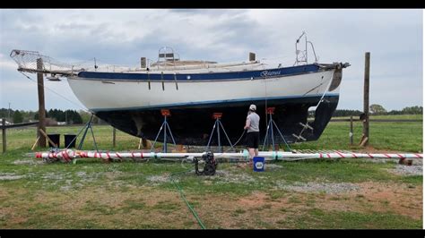 Boat hull sanding