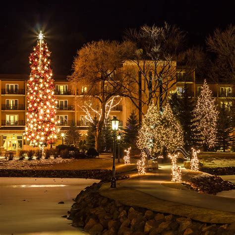 Broadmoor Hotel's holiday lights