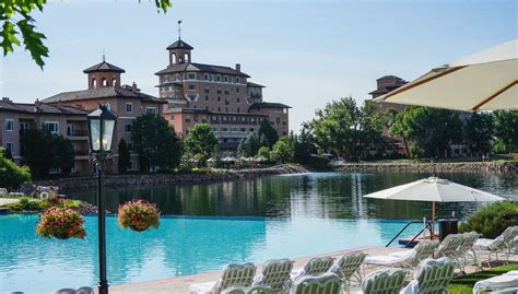 Broadmoor Hotel's holiday packages and promotions