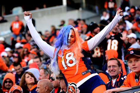 Broncos Fans Cheering