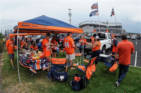 Broncos Tailgating