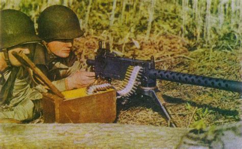 Browning machine gun soldiers