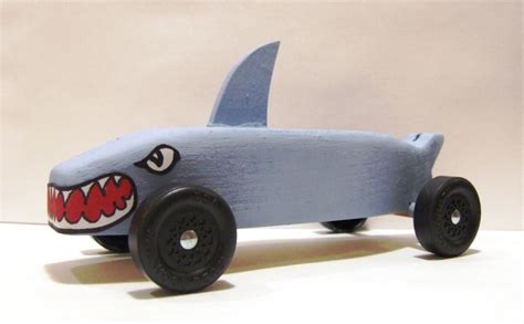 Building a Shark Pinewood Derby Car