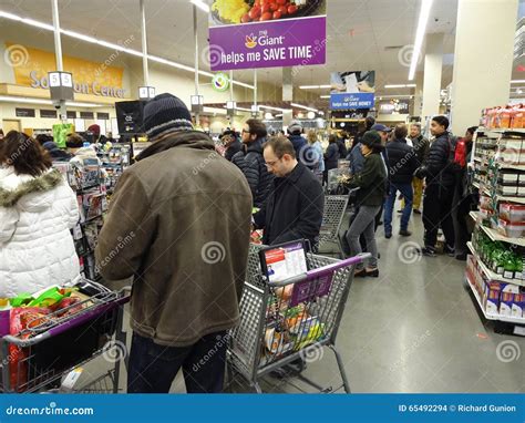 Busy Professional Grocery Store Delivery in D.C.