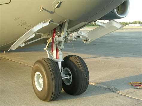 C-17 Nose Gear Design