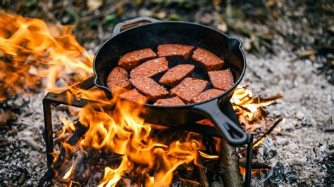 Campfire cooking with a cast iron skillet