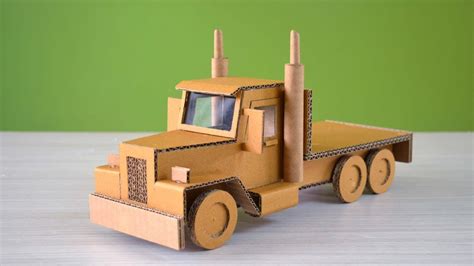 Cardboard Box Truck with Grille