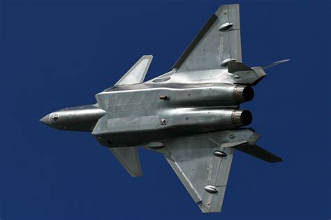 Chengdu J-20 in flight