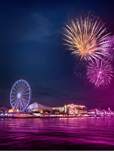 Chicago fireworks at Navy Pier