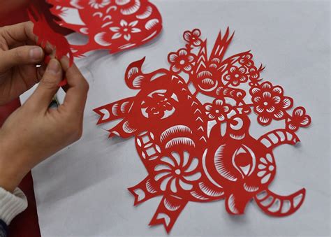 Traditional Chinese paper cutting design