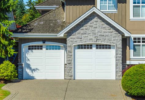 Choosing the right garage door service