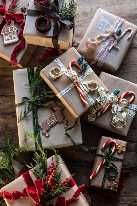 Tips for Wrapping Gifts with Christmas Wrapping Paper Sets