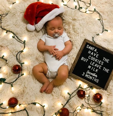 Christmas Newborn Photography Gallery Image 9