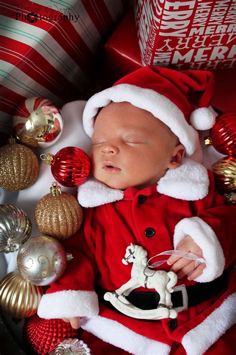 Christmas Newborn Photography Gallery Image 10