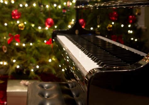 Benefits of playing Christmas piano music