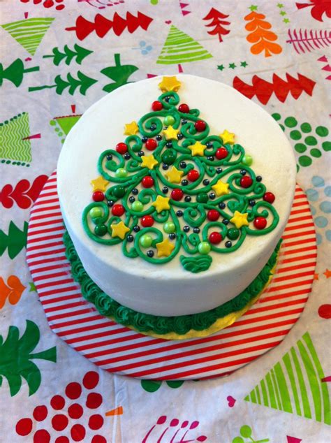 Christmas Tree Cake Decorating Ideas with Candles 2