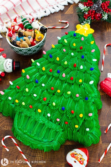 Christmas Tree Cake with Candle Decorating Ideas 10