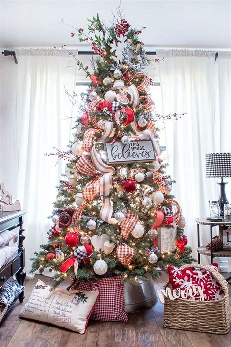 Farmhouse Christmas Tree Decorating Ideas