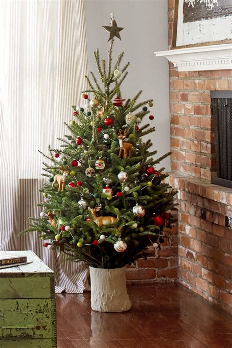 Christmas Tree Decorating Ideas for Small Trees