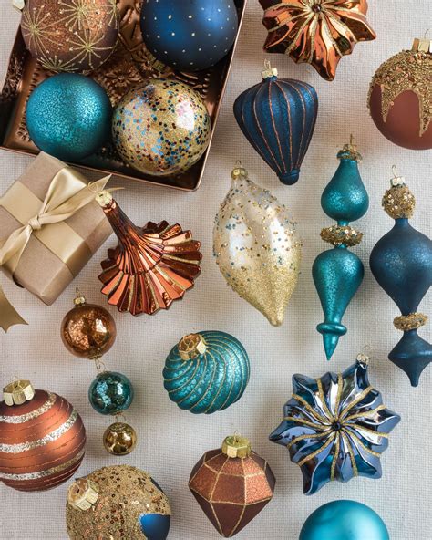 Christmas Tree Ornament Sets on a Budget