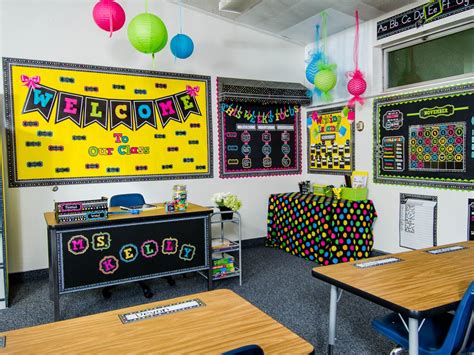 A set of tips for decorating a classroom with printable letters