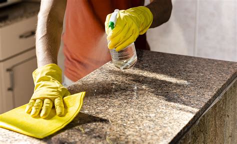 Clean kitchen countertops