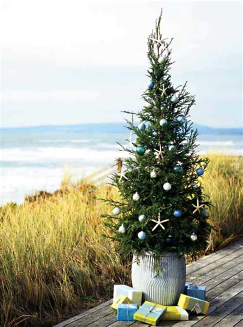 Coastal Christmas tree decor