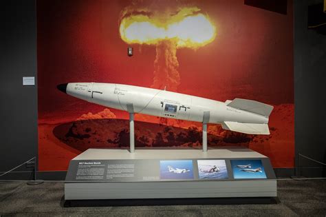 The legacy of nuclear weapons in the Cold War era