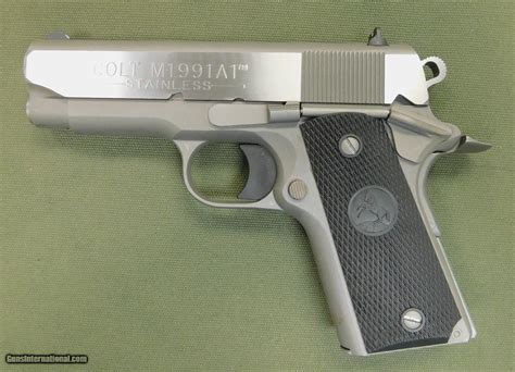 Colt Compact.45 ACP grip