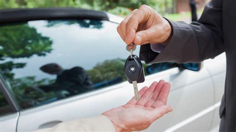 There are several common mistakes to avoid when refinancing an auto loan