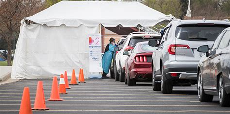 A drive-thru COVID testing site