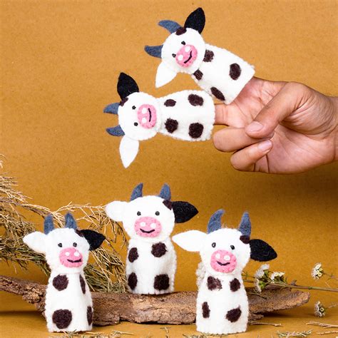 Cow finger puppet