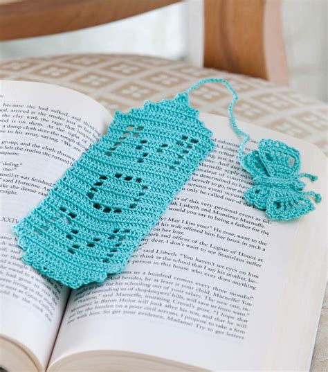 Crochet Bookmark Pattern with Cables