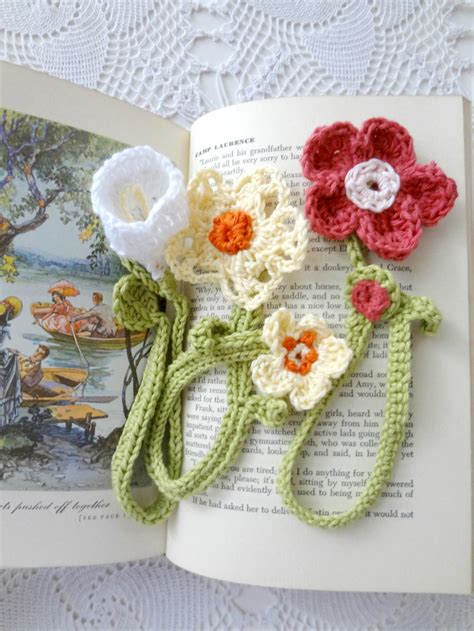 Crochet Bookmark Pattern with Flowers