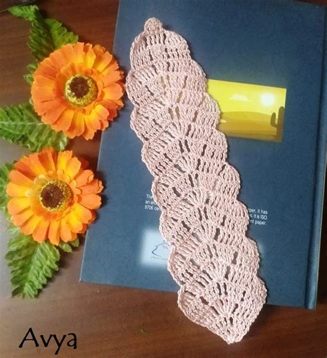 Crochet Bookmark Pattern with Leaves