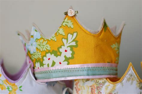 Crown patterns for DIY projects