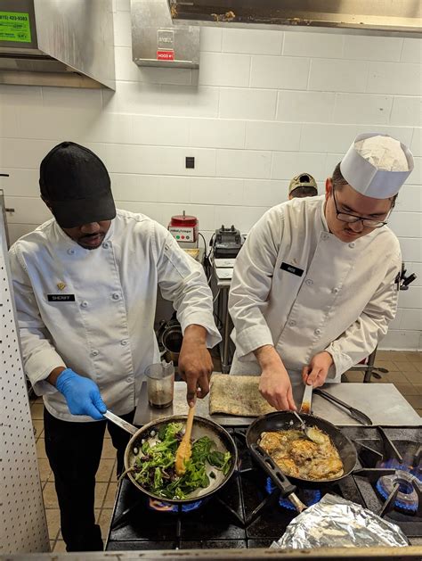 Culinary specialists mentoring new airmen