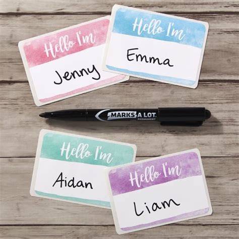 Customizable name tags for events