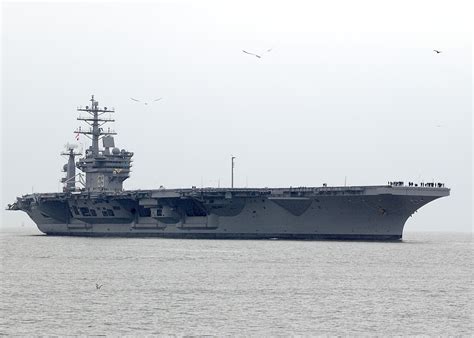 USS Dwight D. Eisenhower (CVN-69) refueling