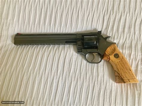 Dan Wesson VH8 Revolver