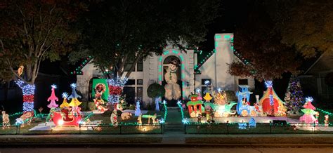 Deerfield Neighborhood Christmas lights display