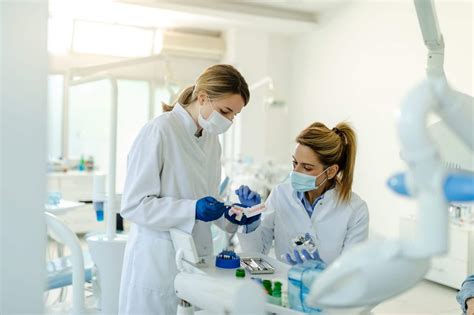 Dental lab technician salary by job responsibilities