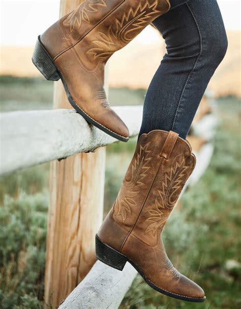 Distressed Cowboy Boot Template