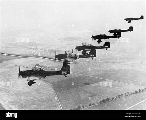 Dive Bomber Formation