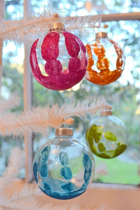 DIY Christmas ball ornaments with different materials and patterns