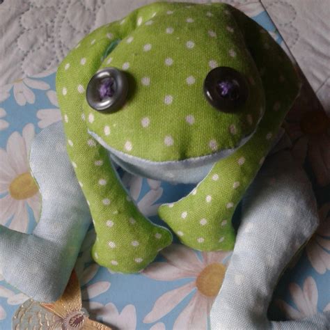 DIY frog plush