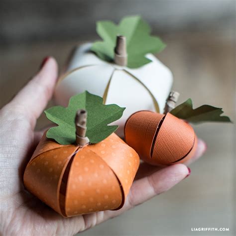 DIY Paper Pumpkin