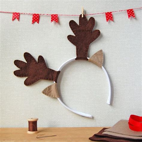 Image of DIY reindeer antlers for kids Christmas craft